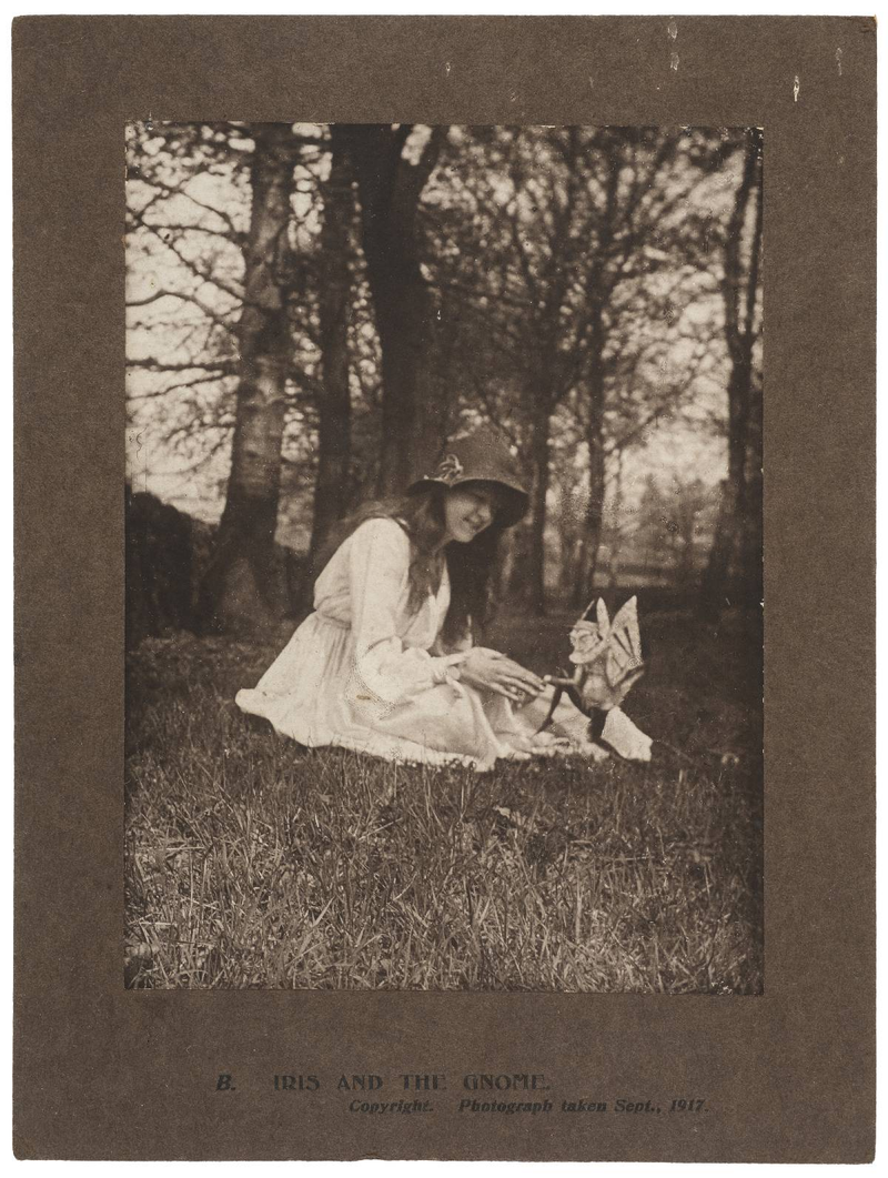 Illustration for article titled Two Cottingley Fairy Photos Are Going Up for Auction, In Case You've Got £2,000 Lying AroundÂ